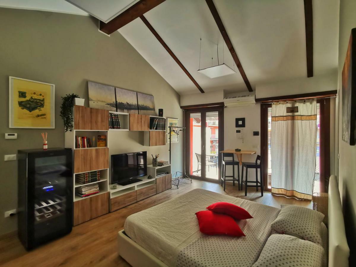 Regis B&B Appartamenti Centro Storico 基瓦索 外观 照片