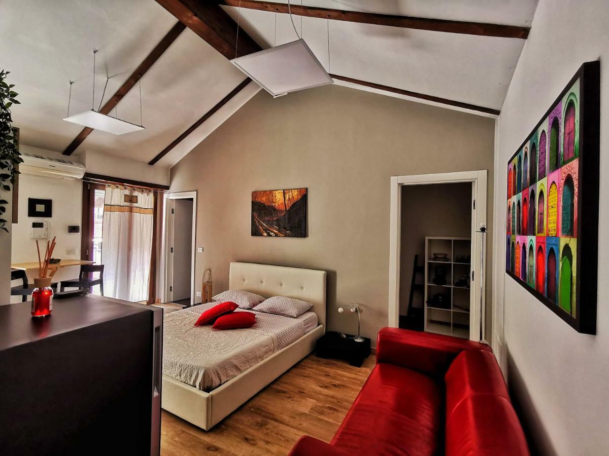 Regis B&B Appartamenti Centro Storico 基瓦索 外观 照片